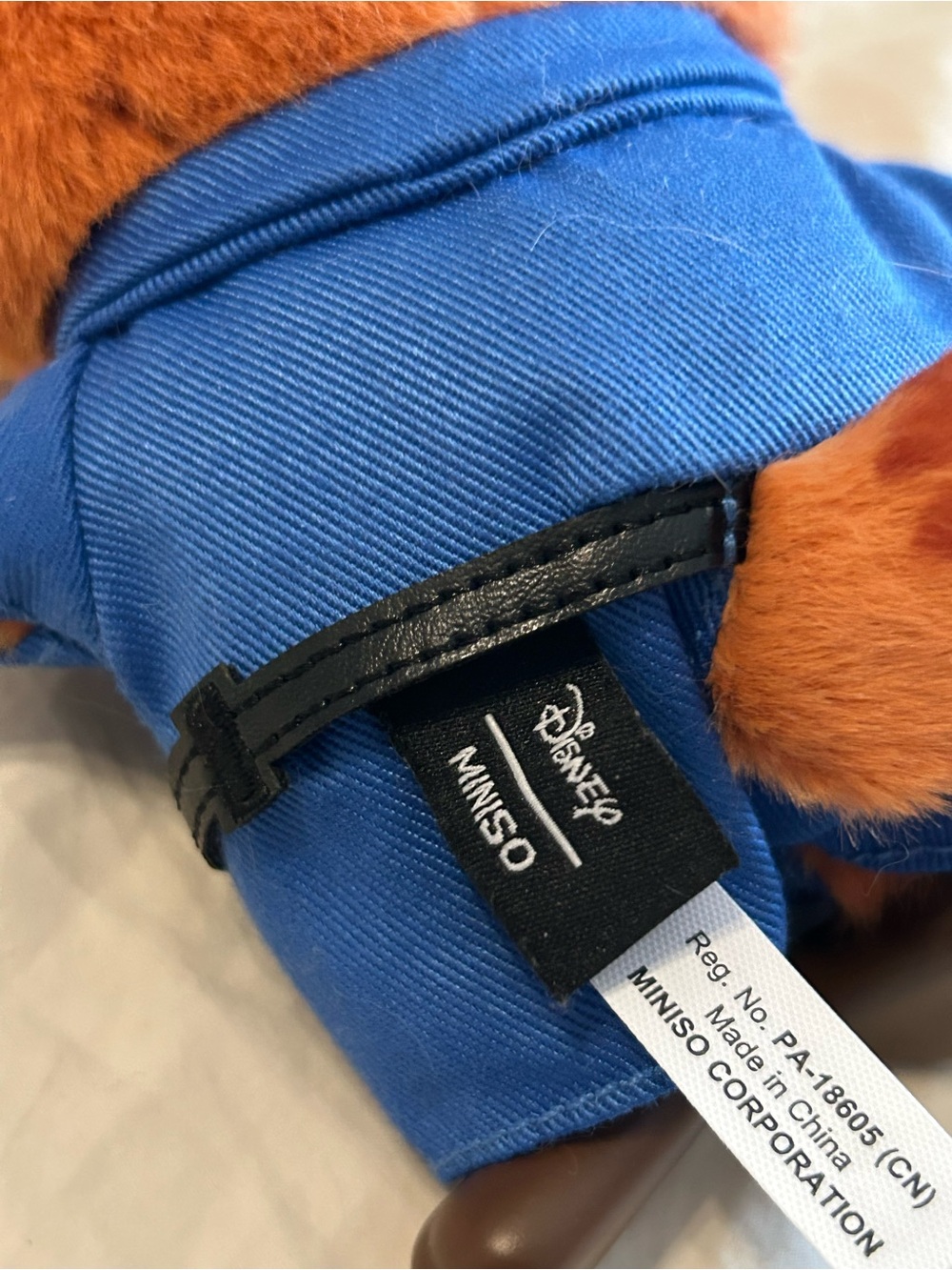 MINISO Zootopia Nick Wilde Plush Police Officer - Picture 5 of 6